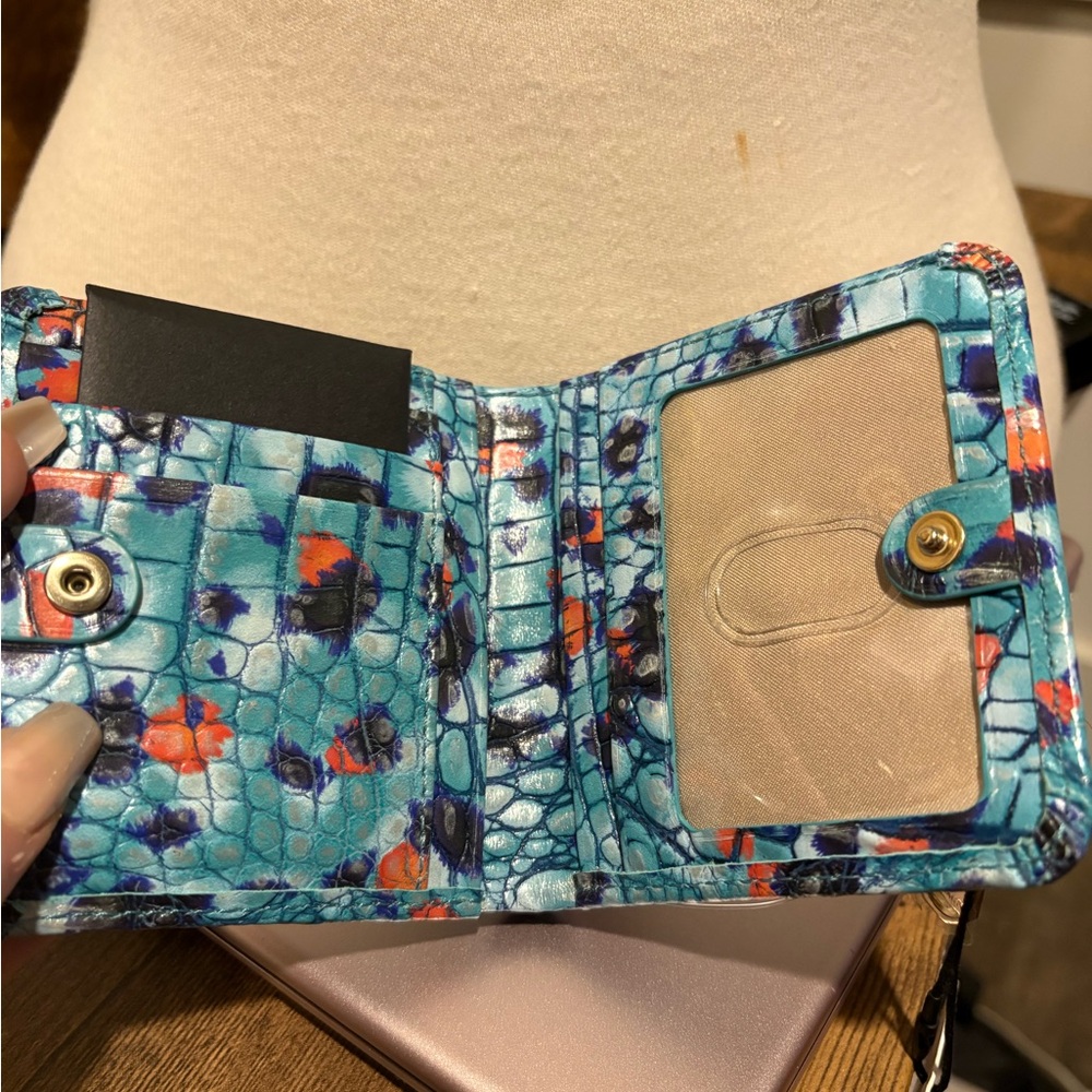 NWT Brahmin Wallet - Picture 2 of 3